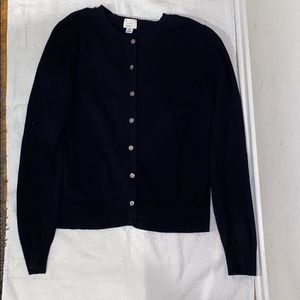 SIMPLE BLACK SWEATER